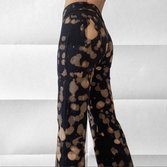 Bleached Low-Rise Yoga Pants - Picture 3 of 5